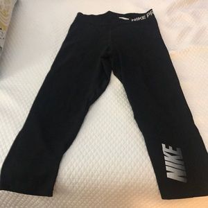 Nike Pro black Capri leggings